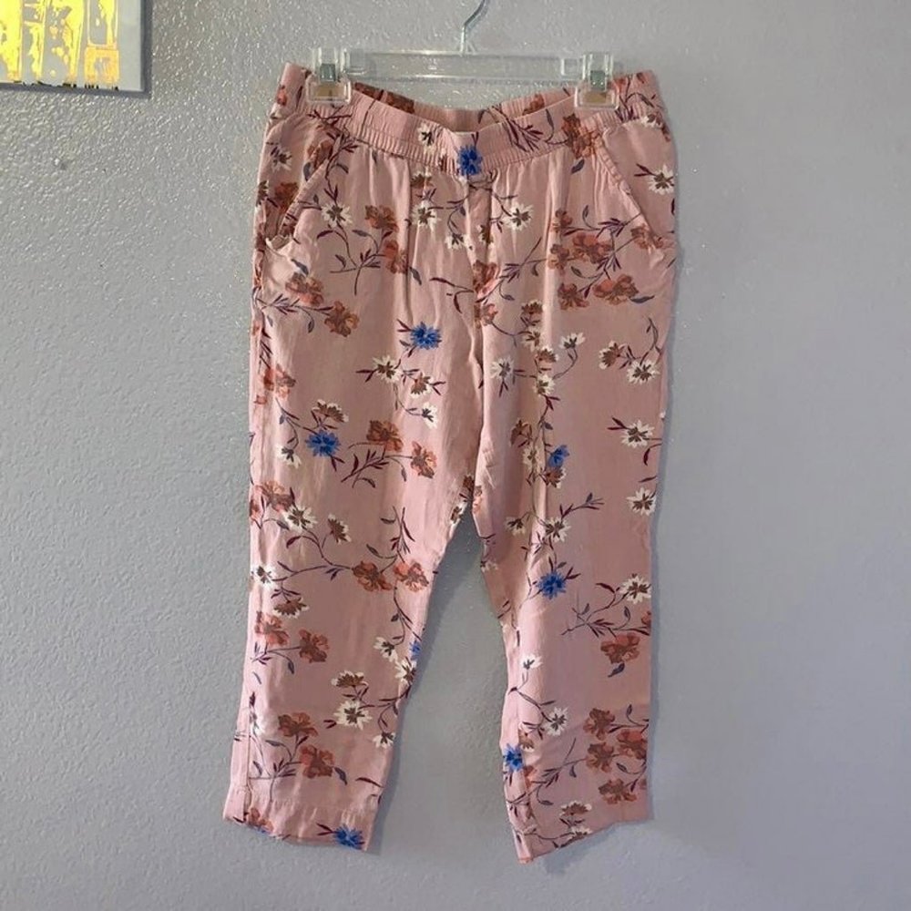 Jessica Simpson pink floral capri pants